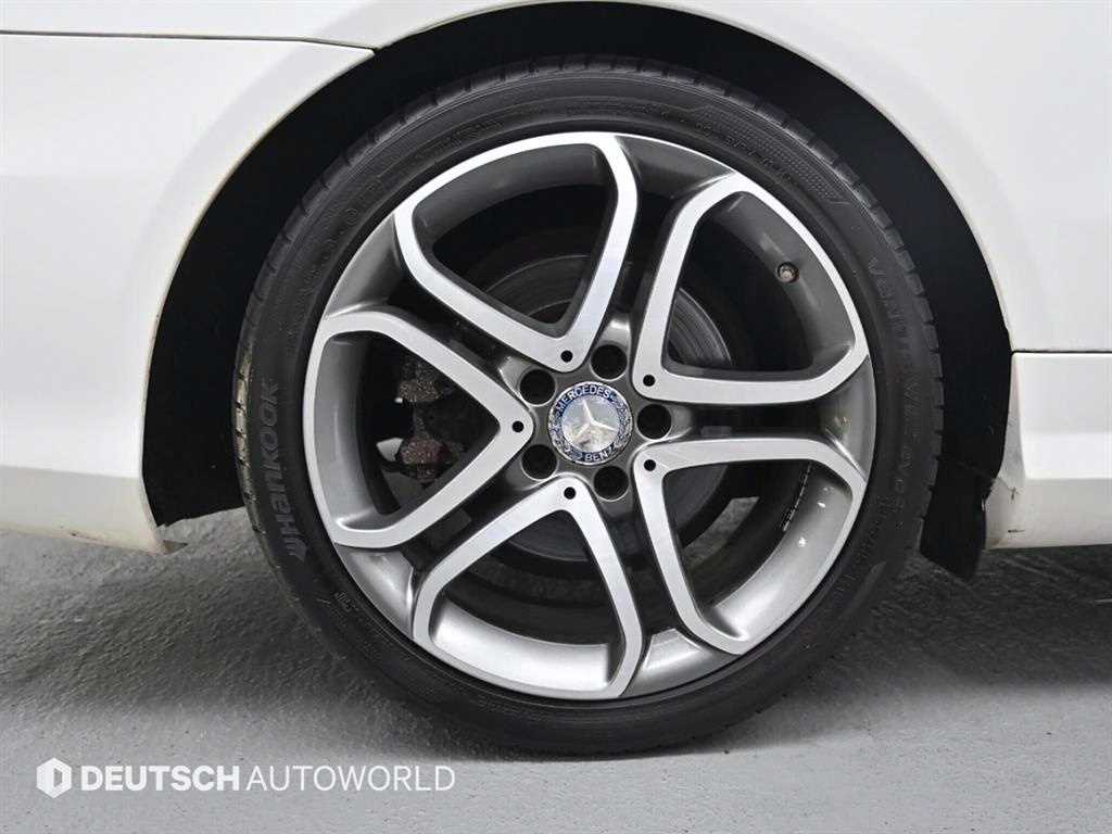 Mercedes-Benz E-Class — photo 05