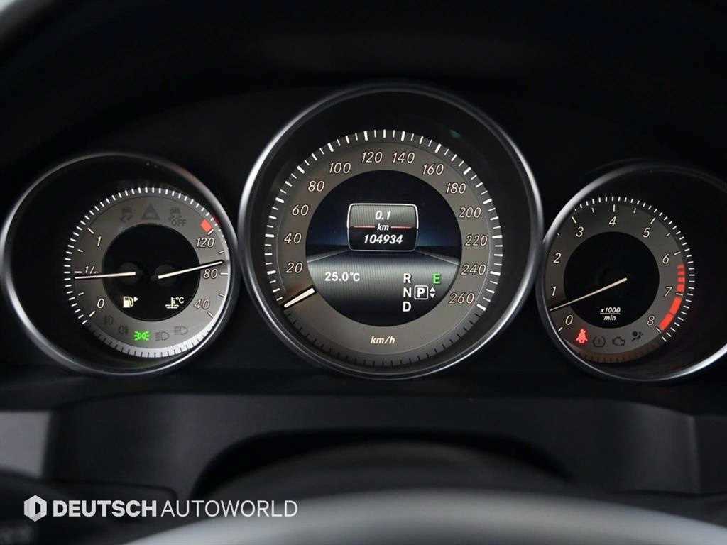 Mercedes-Benz E-Class — photo 08
