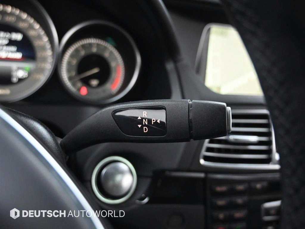 Mercedes-Benz E-Class — photo 09