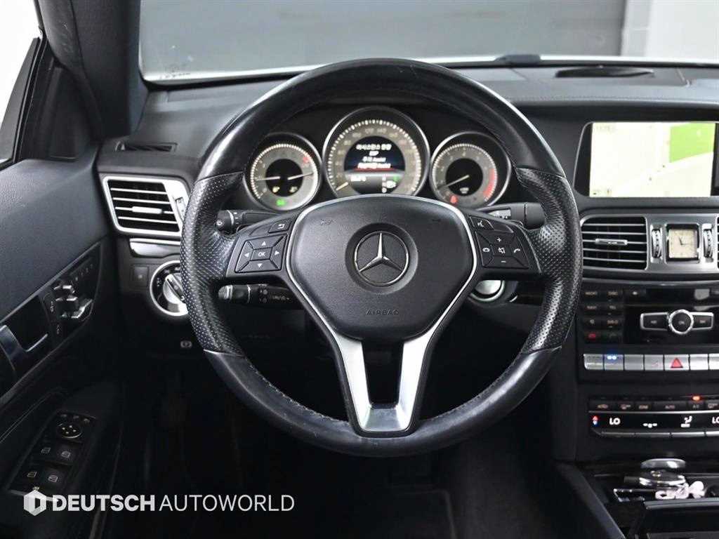 Mercedes-Benz E-Class — photo 13