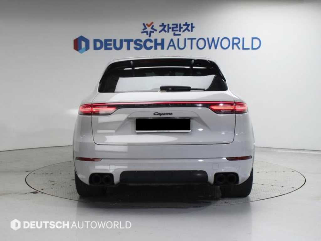 Porsche Cayenne — photo 04