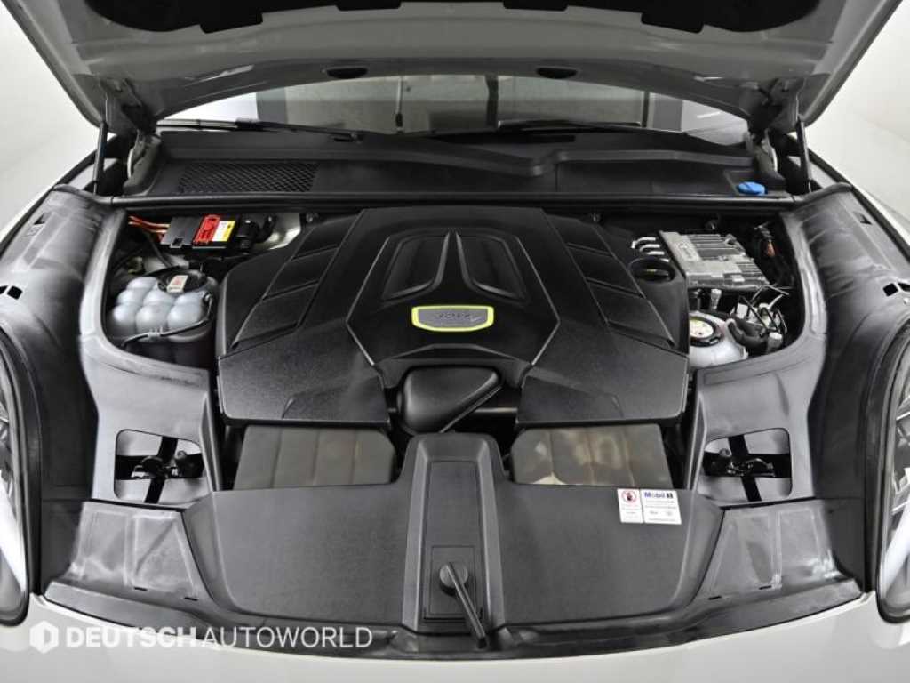Porsche Cayenne — photo 06