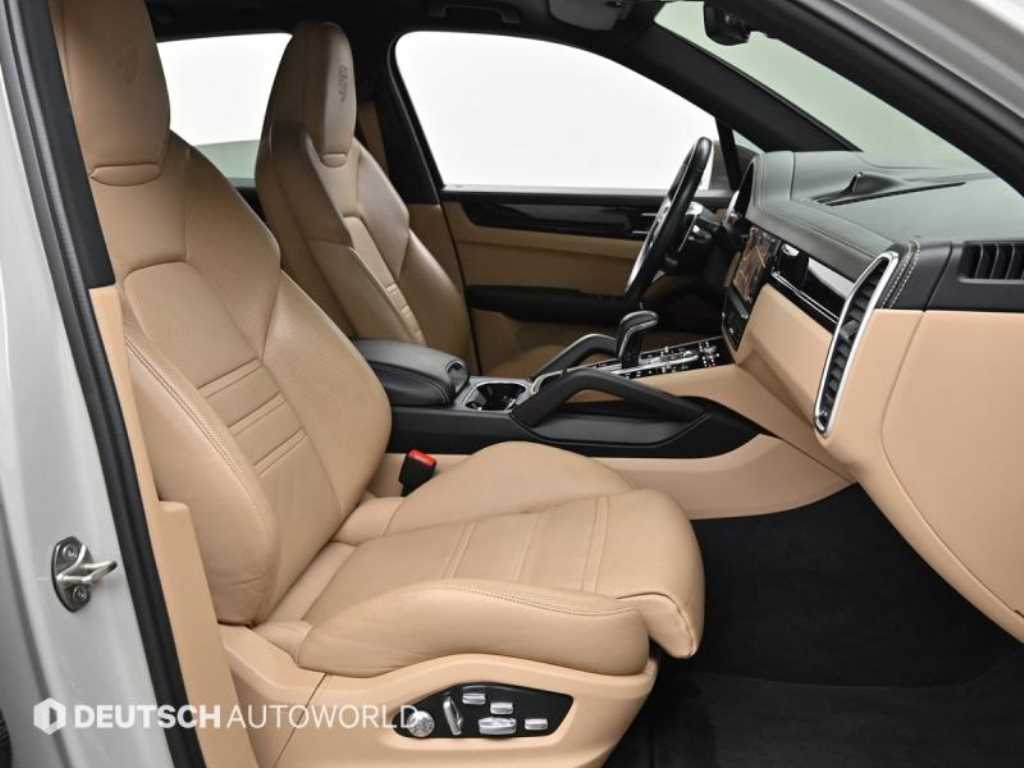 Porsche Cayenne — photo 10