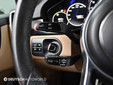 Porsche Cayenne — photo 18
