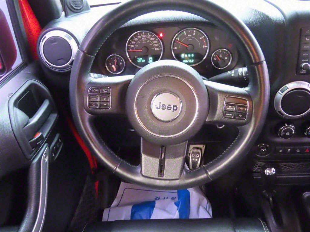 Jeep Wrangler — photo 05
