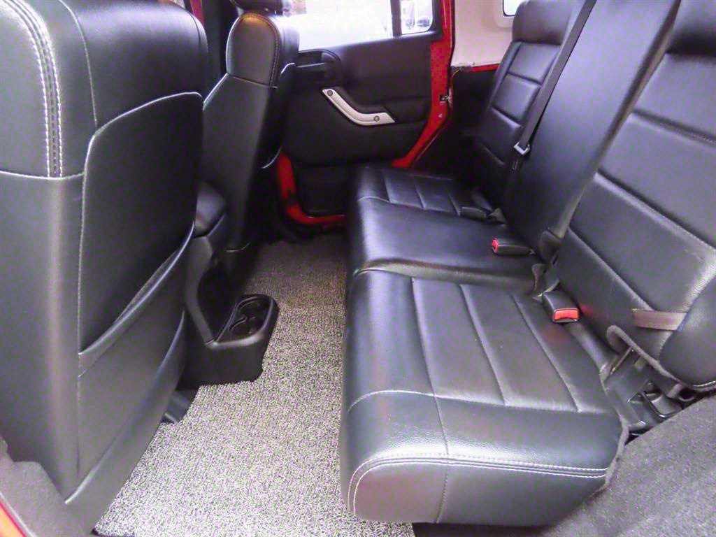 Jeep Wrangler — photo 11