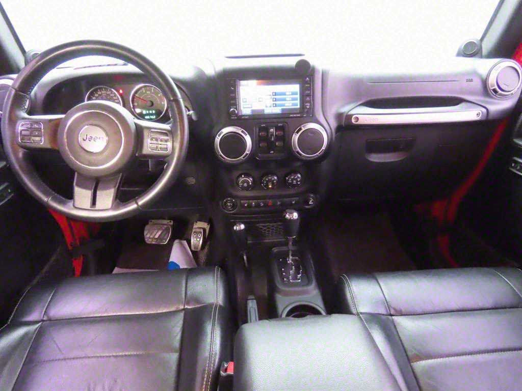 Jeep Wrangler — photo 12
