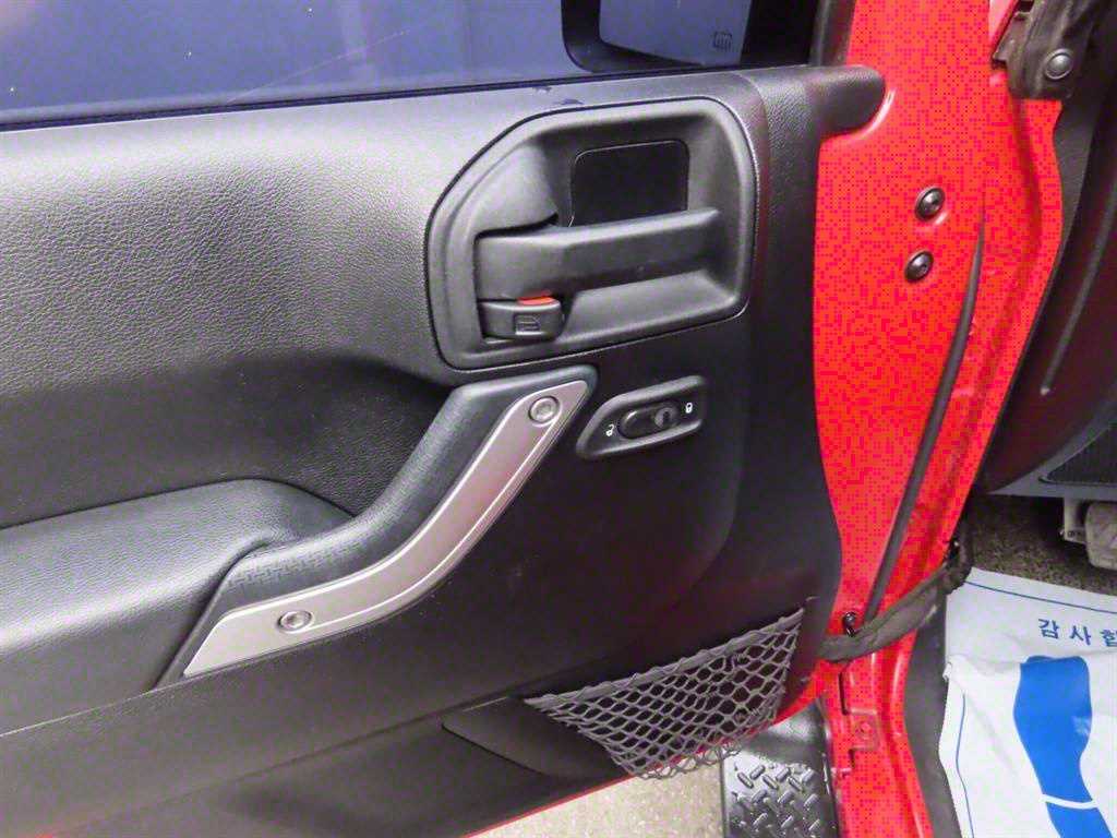 Jeep Wrangler — photo 15