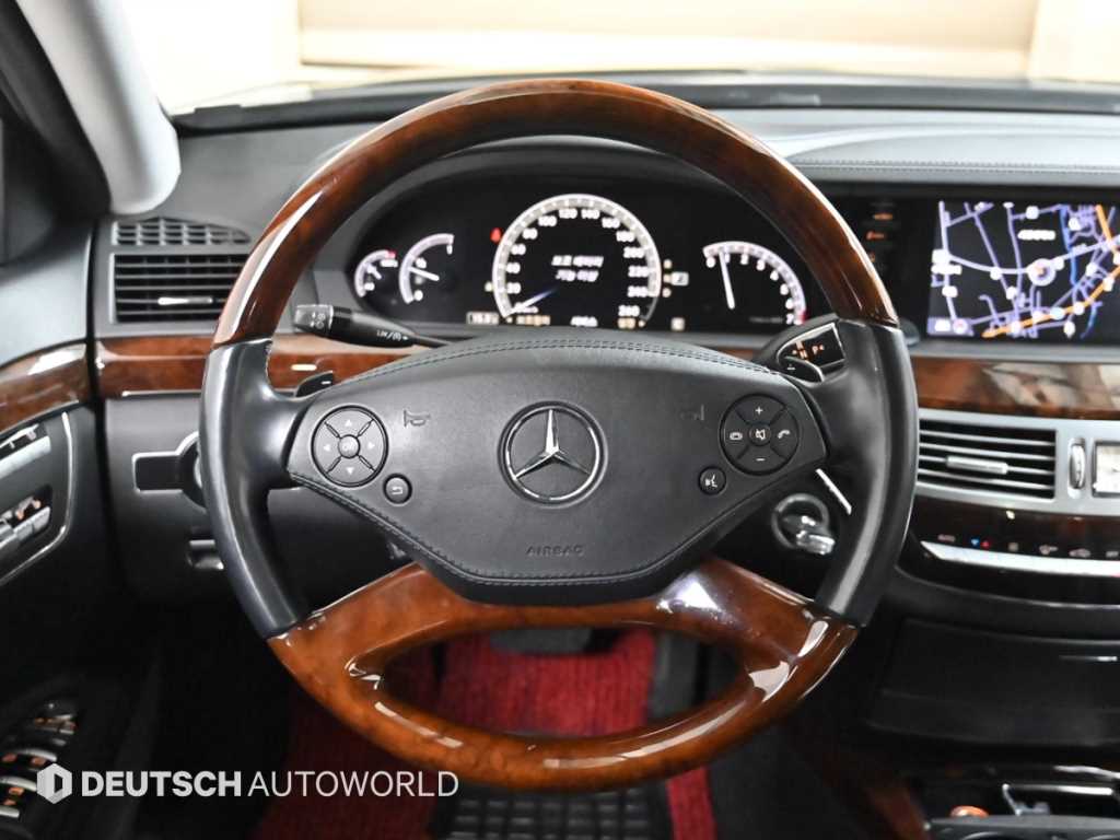 Mercedes-Benz S-Class — photo 13