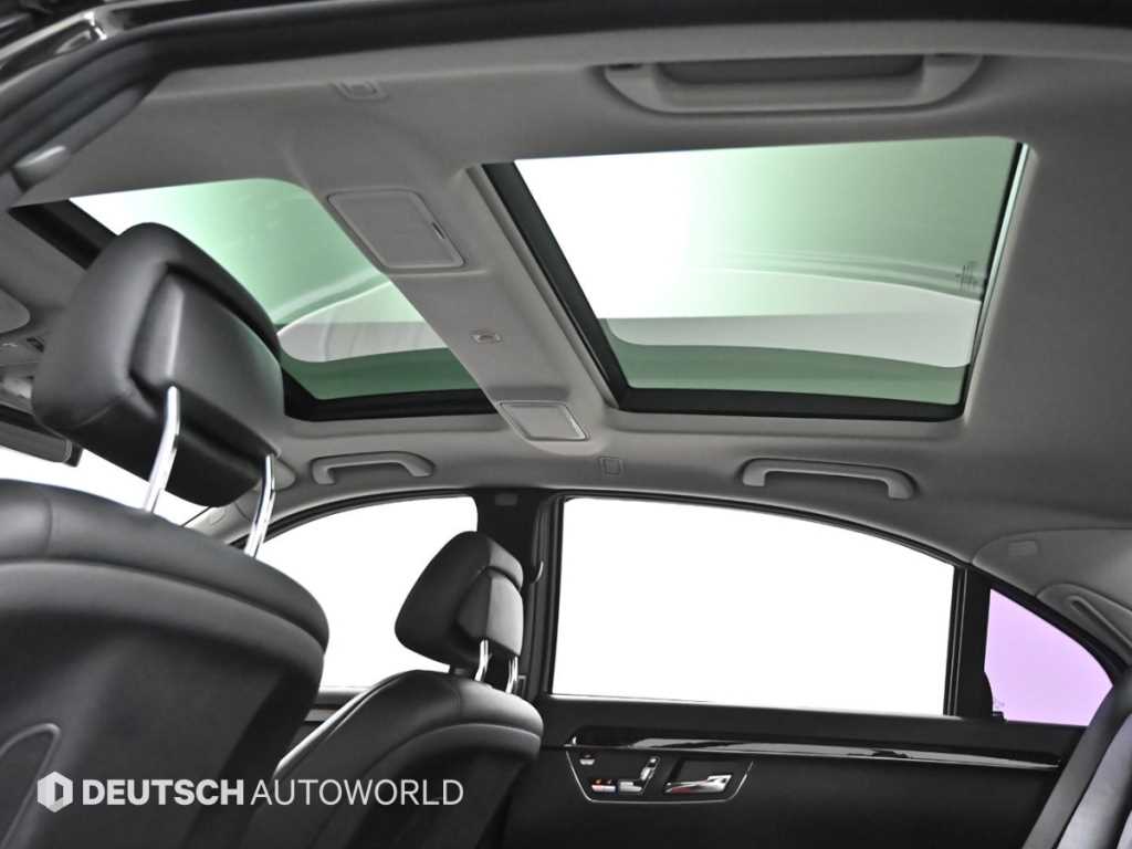 Mercedes-Benz S-Class — photo 19