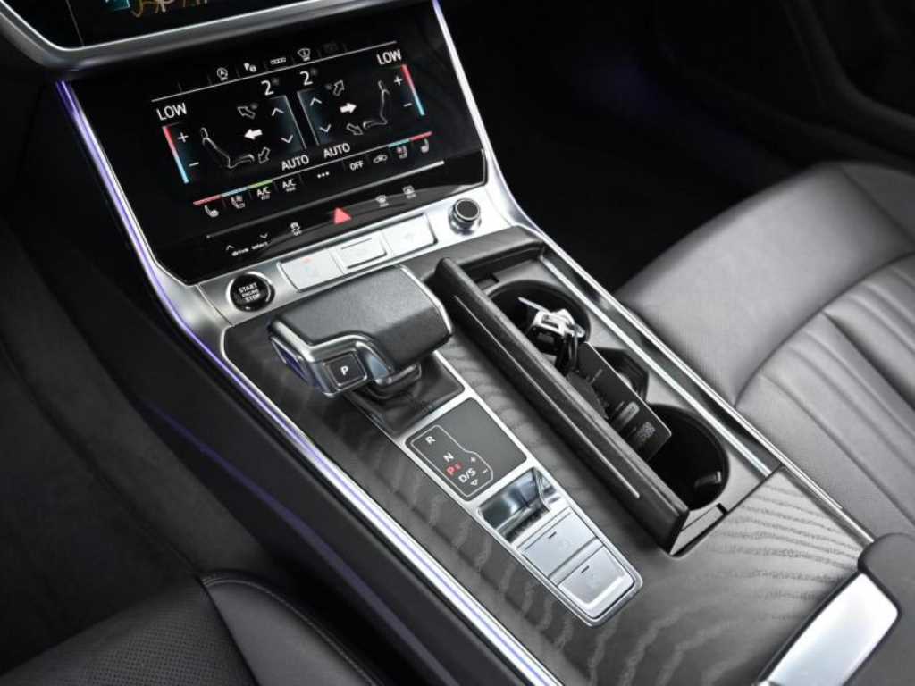 Audi A6 — photo 09