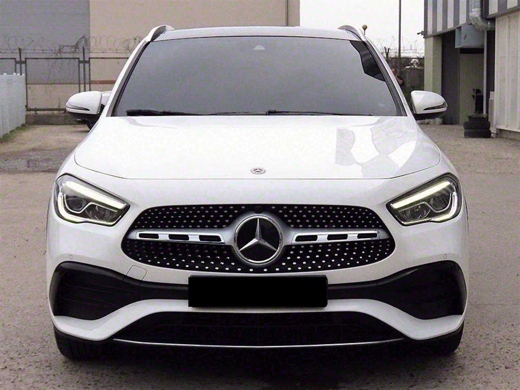 Mercedes-Benz GLA-Class — photo 02
