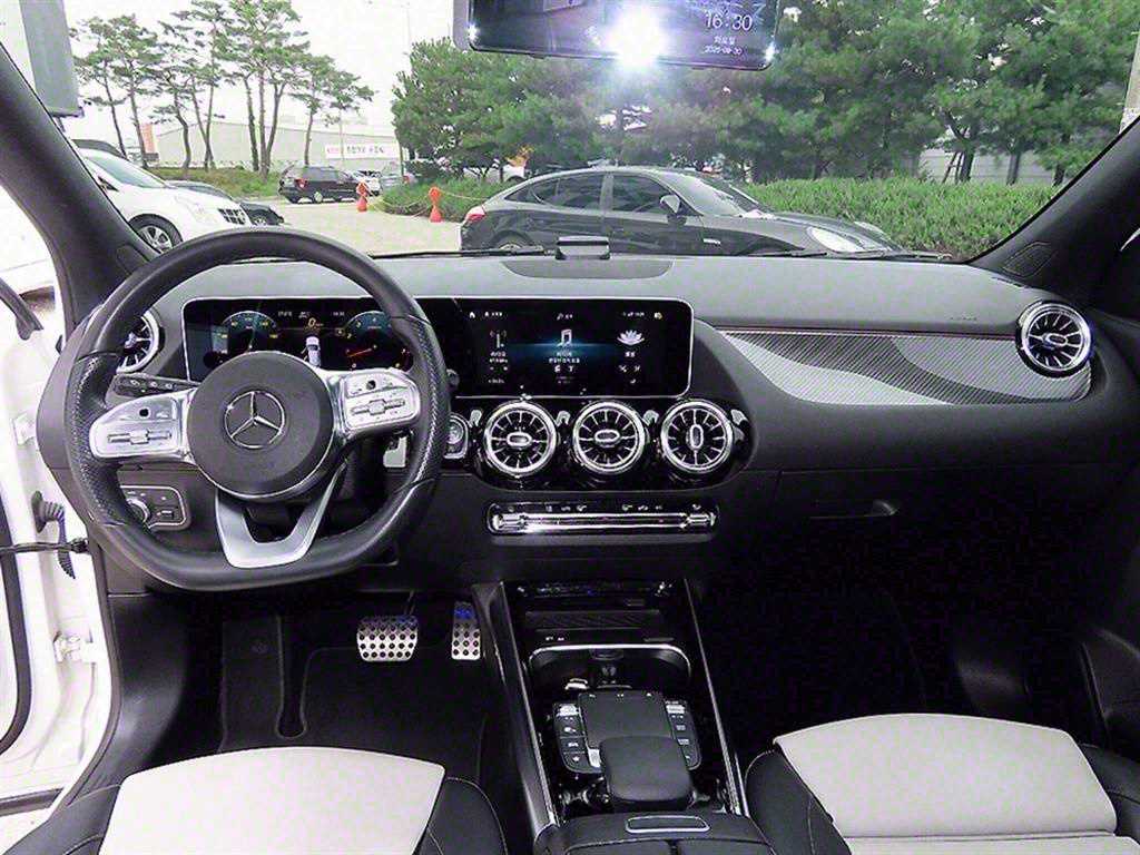 Mercedes-Benz GLA-Class — photo 07