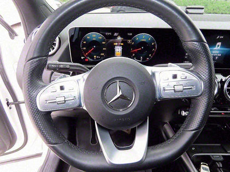 Mercedes-Benz GLA-Class — photo 08