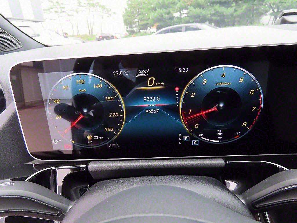 Mercedes-Benz GLA-Class — photo 09