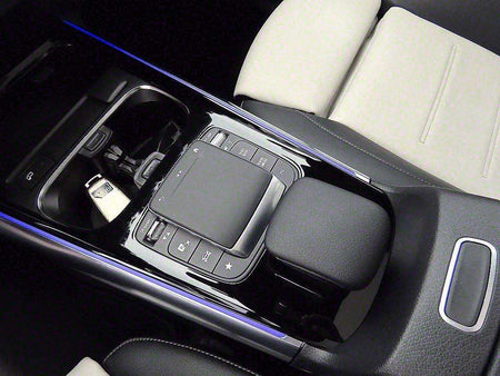 Mercedes-Benz GLA-Class — photo 11