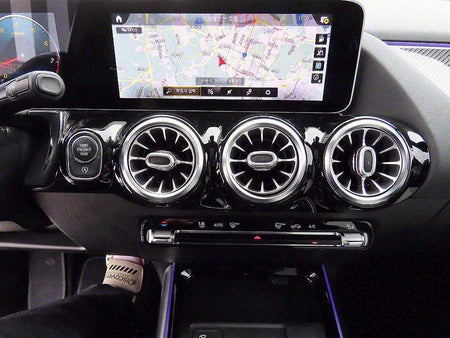 Mercedes-Benz GLA-Class — photo 14