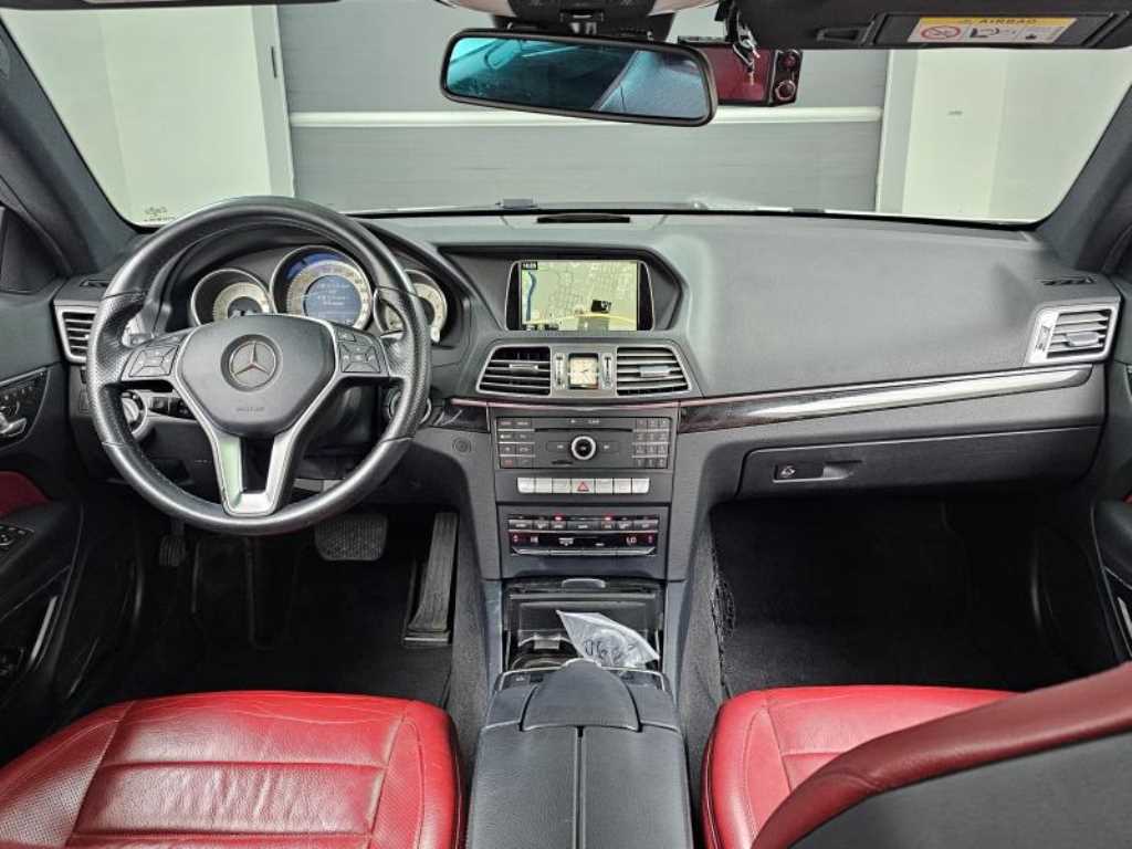 Mercedes-Benz E-Class — photo 01