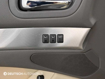 Infiniti Q60 — photo 16