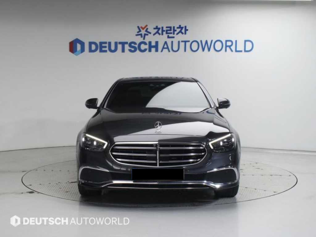 Mercedes-Benz E-Class — photo 03