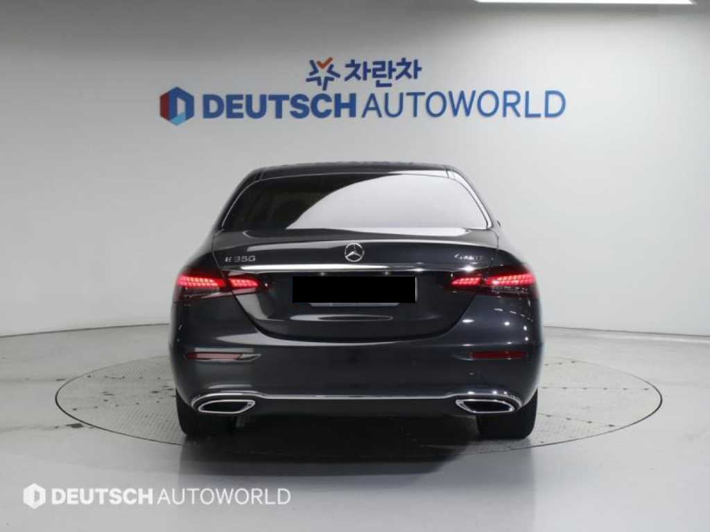 Mercedes-Benz E-Class — photo 04