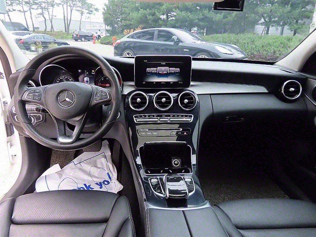 Mercedes-Benz C-Class — photo 07