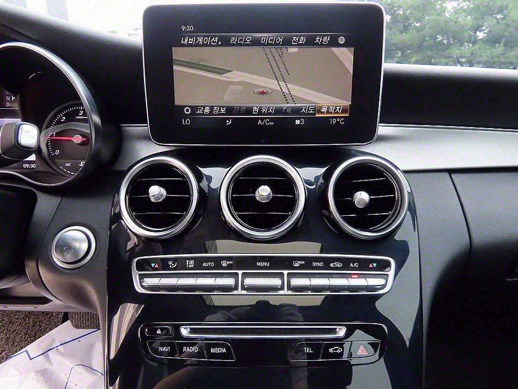 Mercedes-Benz C-Class — photo 13
