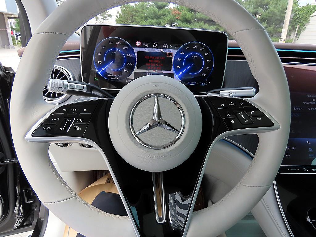 Mercedes-Benz EQS — photo 08