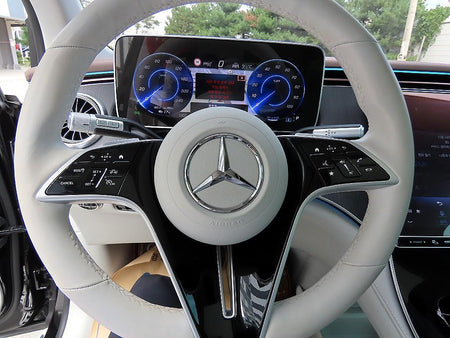 Mercedes-Benz EQS — photo 08