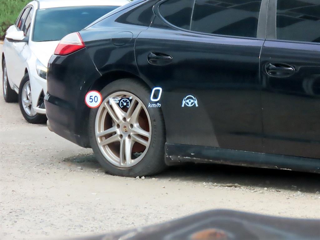 Mercedes-Benz EQS — photo 10