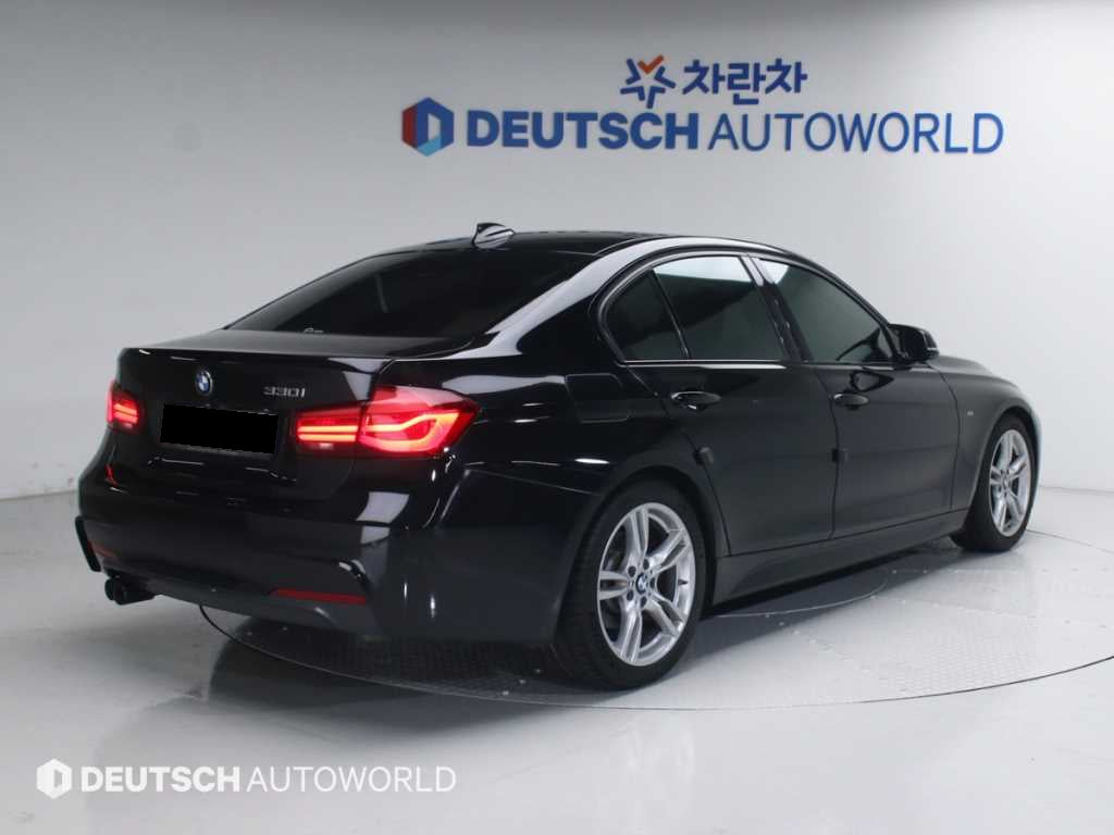 BMW 3-Series — photo 02