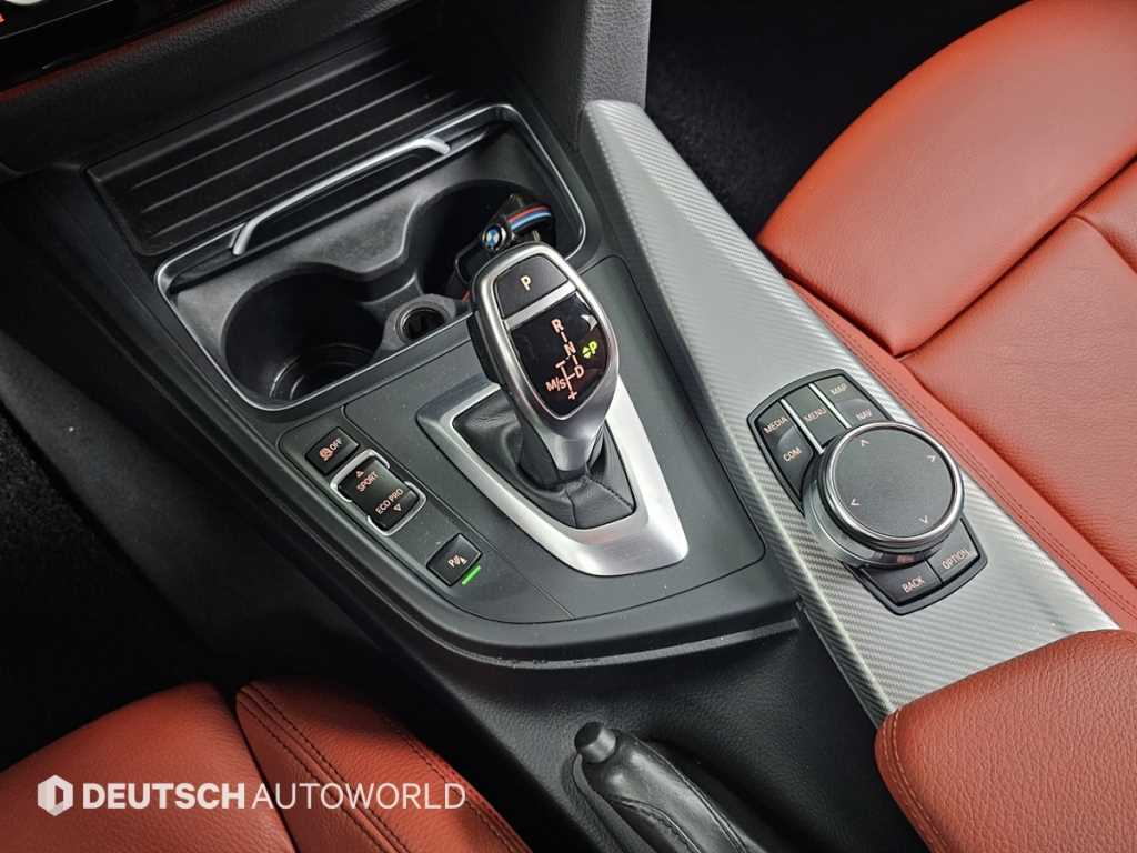 BMW 3-Series — photo 09
