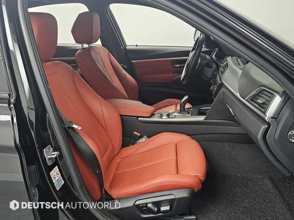BMW 3-Series — photo 10