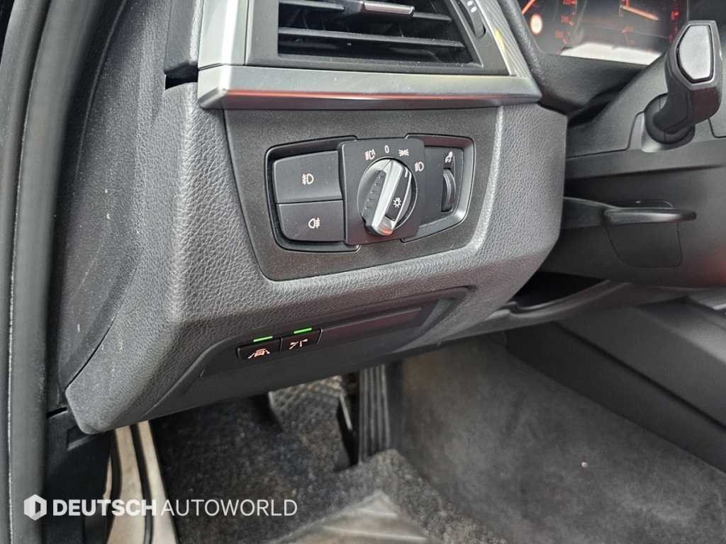 BMW 3-Series — photo 17