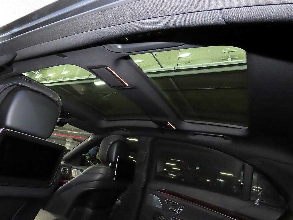 Mercedes-Benz S-Class — photo 15