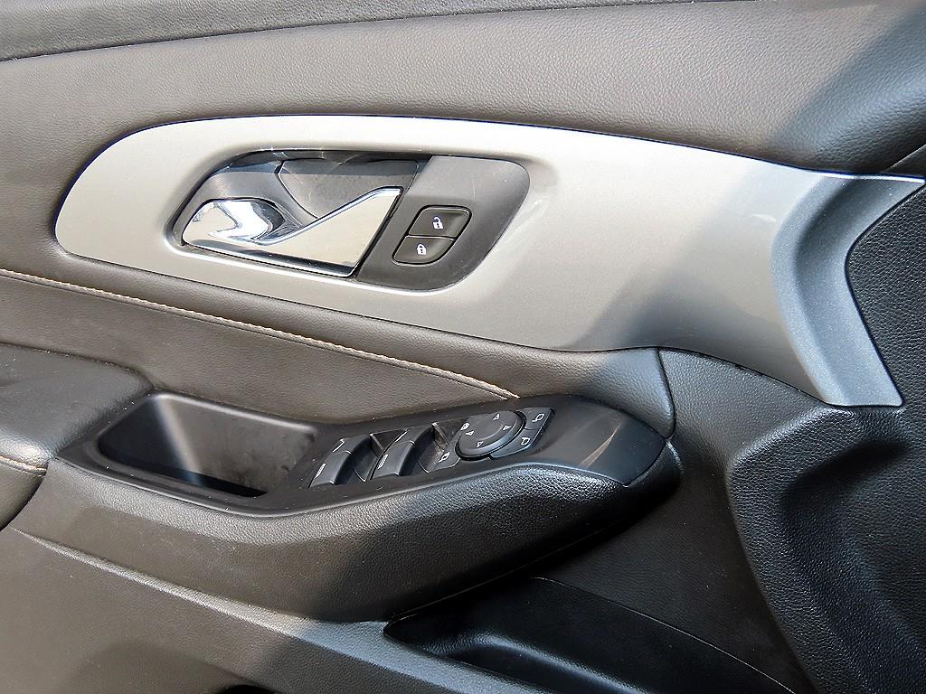 CHEVROLET Traverse — photo 11