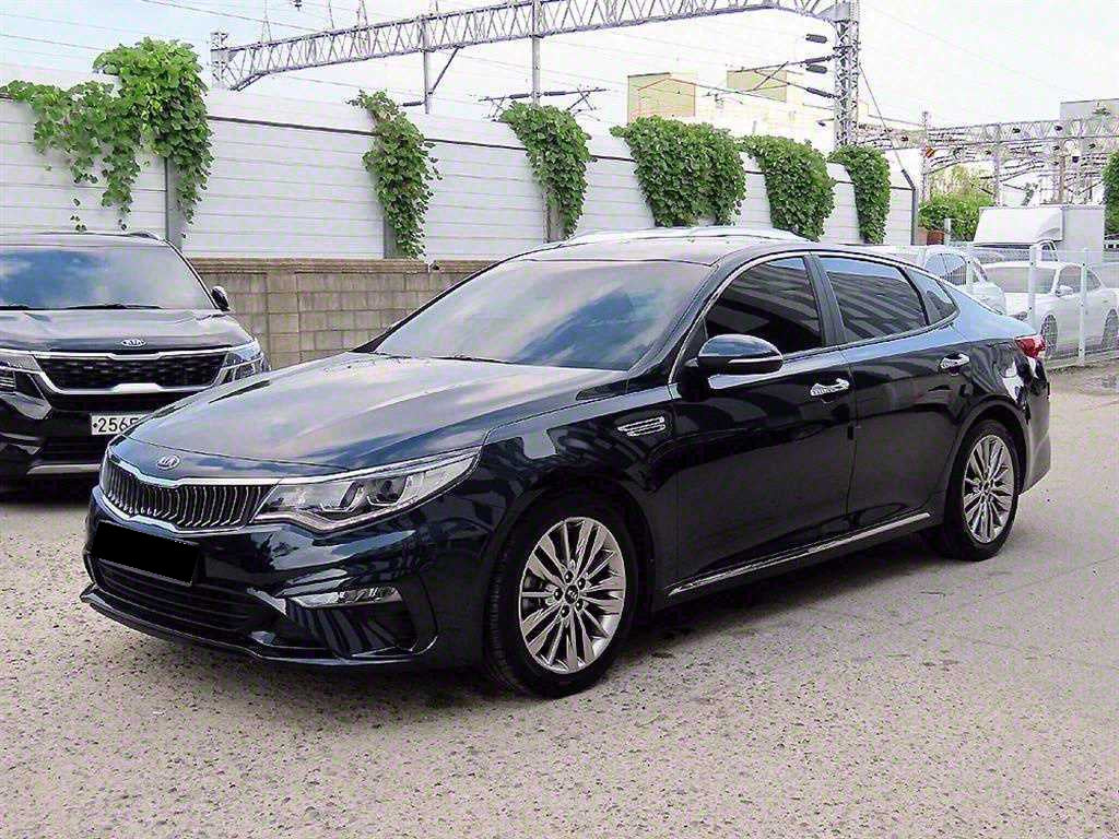 Kia K5 — photo 02
