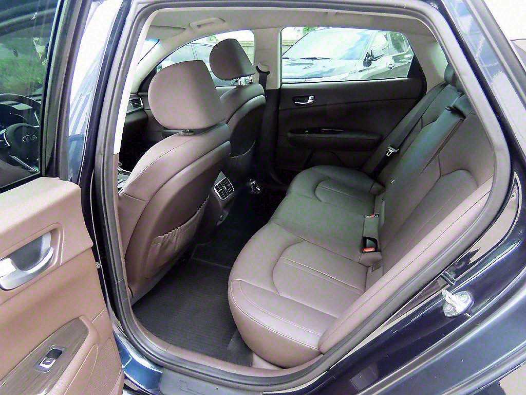 Kia K5 — photo 06
