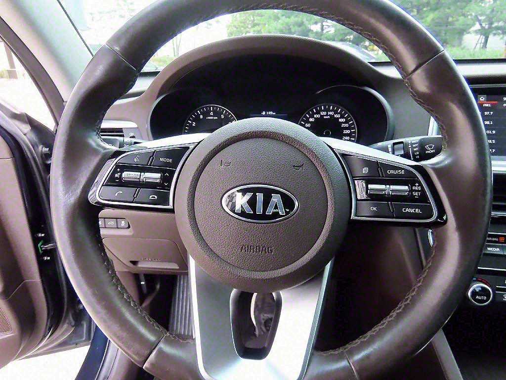 Kia K5 — photo 08
