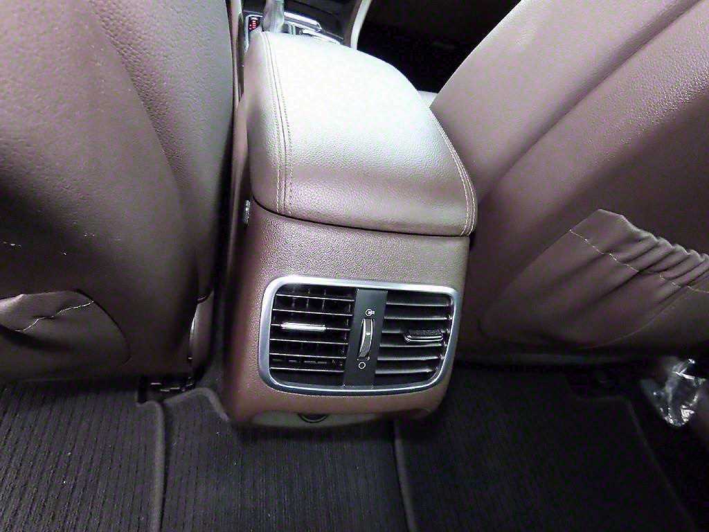 Kia K5 — photo 17