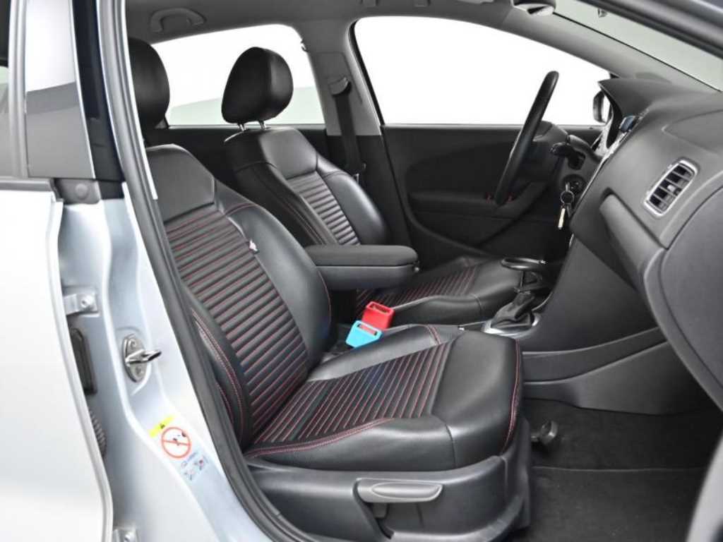 Volkswagen Polo — photo 11