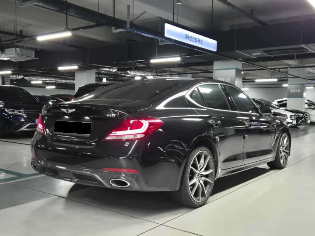 Genesis G70 — photo 04
