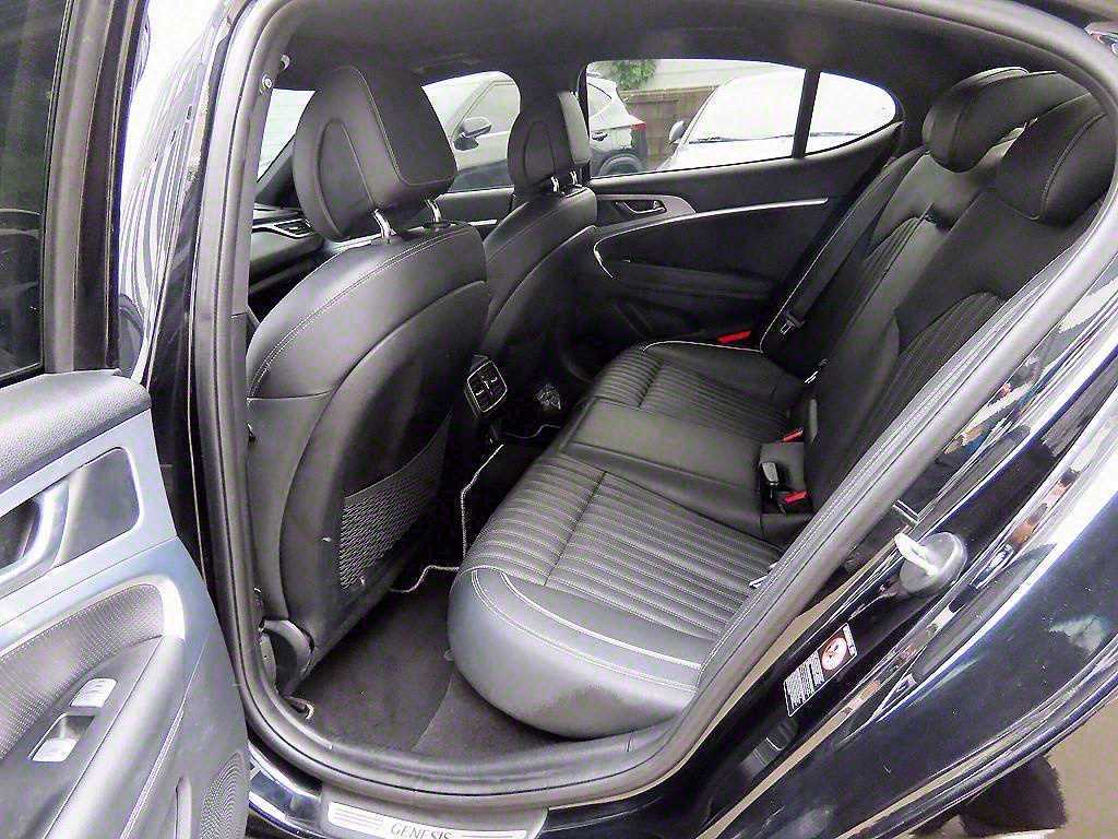Genesis G70 — photo 06