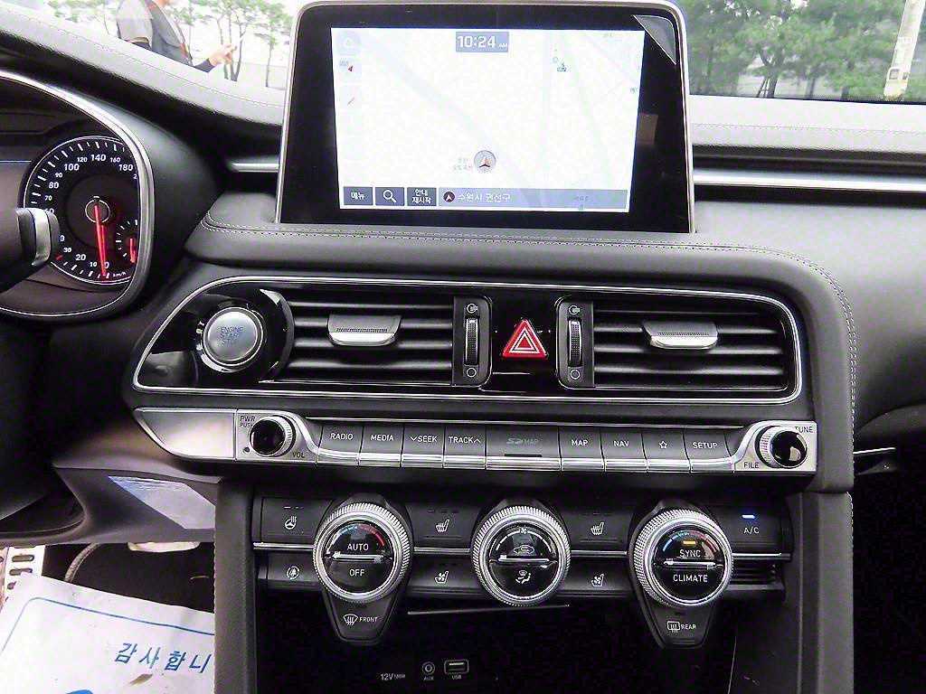 Genesis G70 — photo 12
