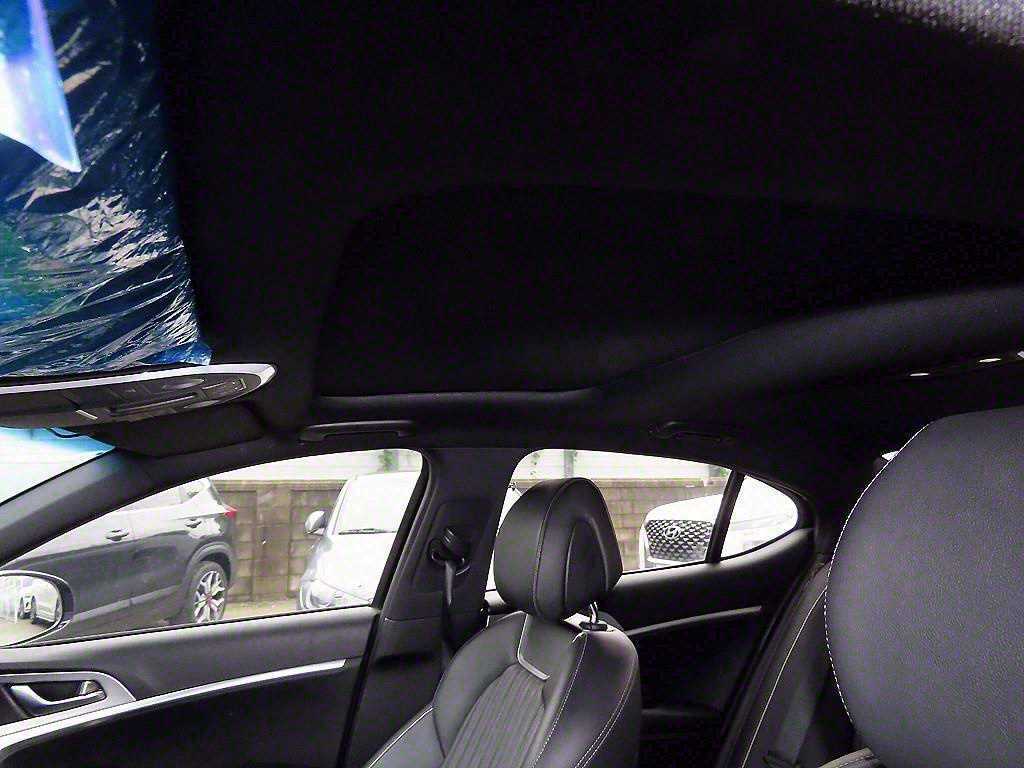Genesis G70 — photo 17