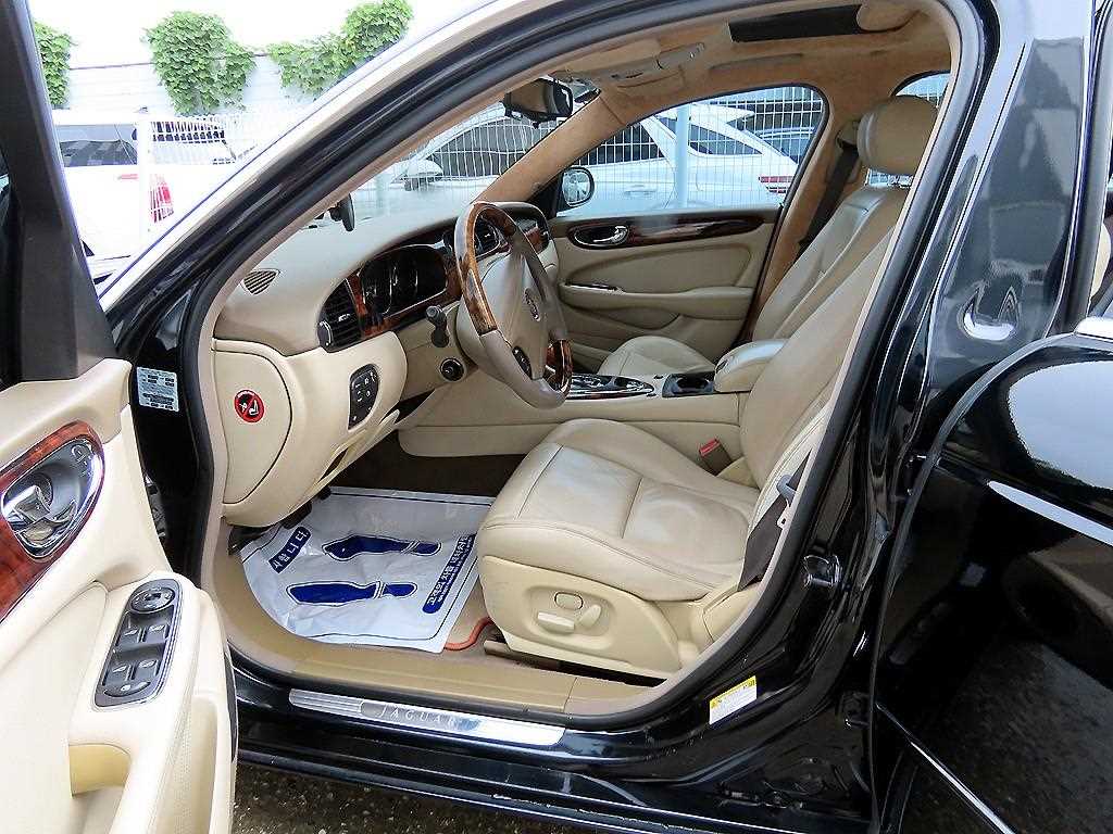 Jaguar XJ-8 — photo 05