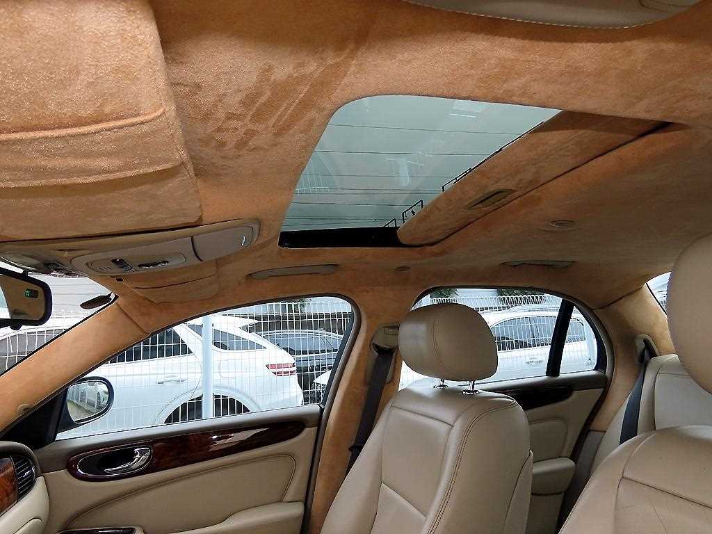 Jaguar XJ-8 — photo 16