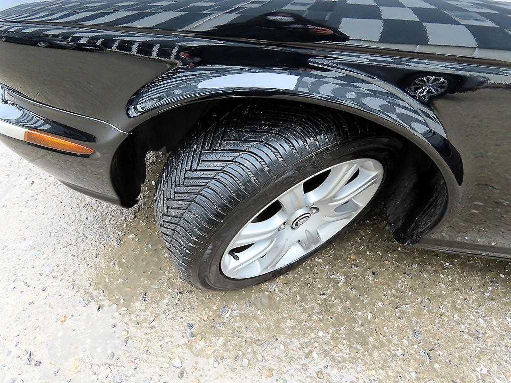 Jaguar XJ-8 — photo 18