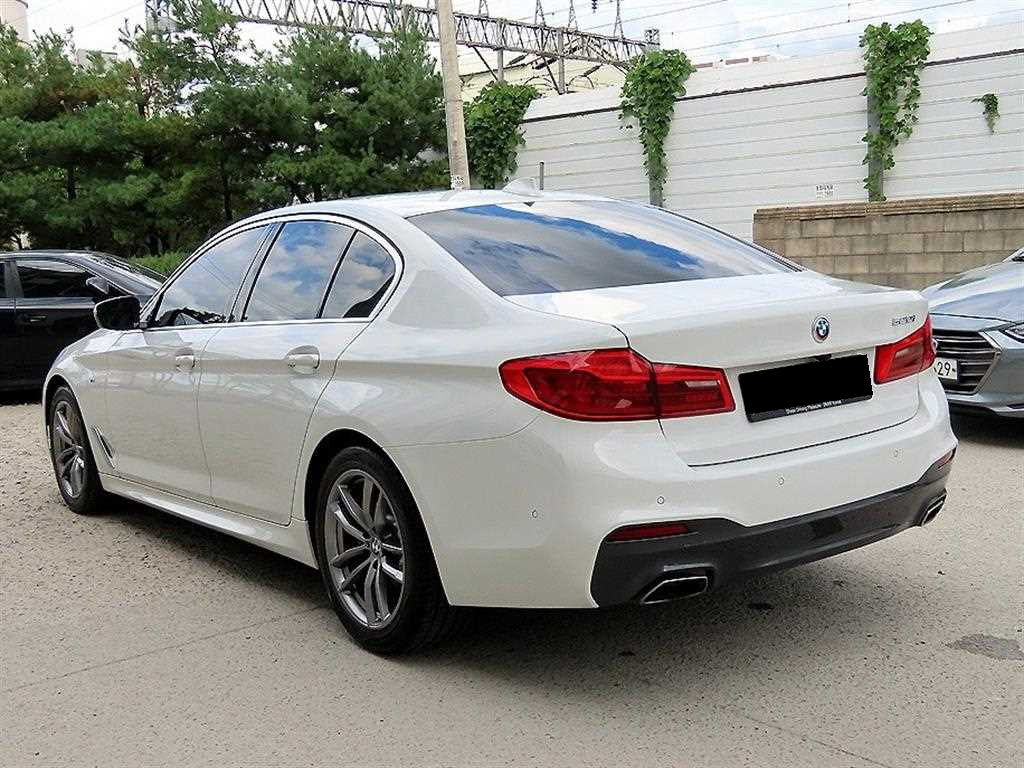 BMW 5-Series — photo 03