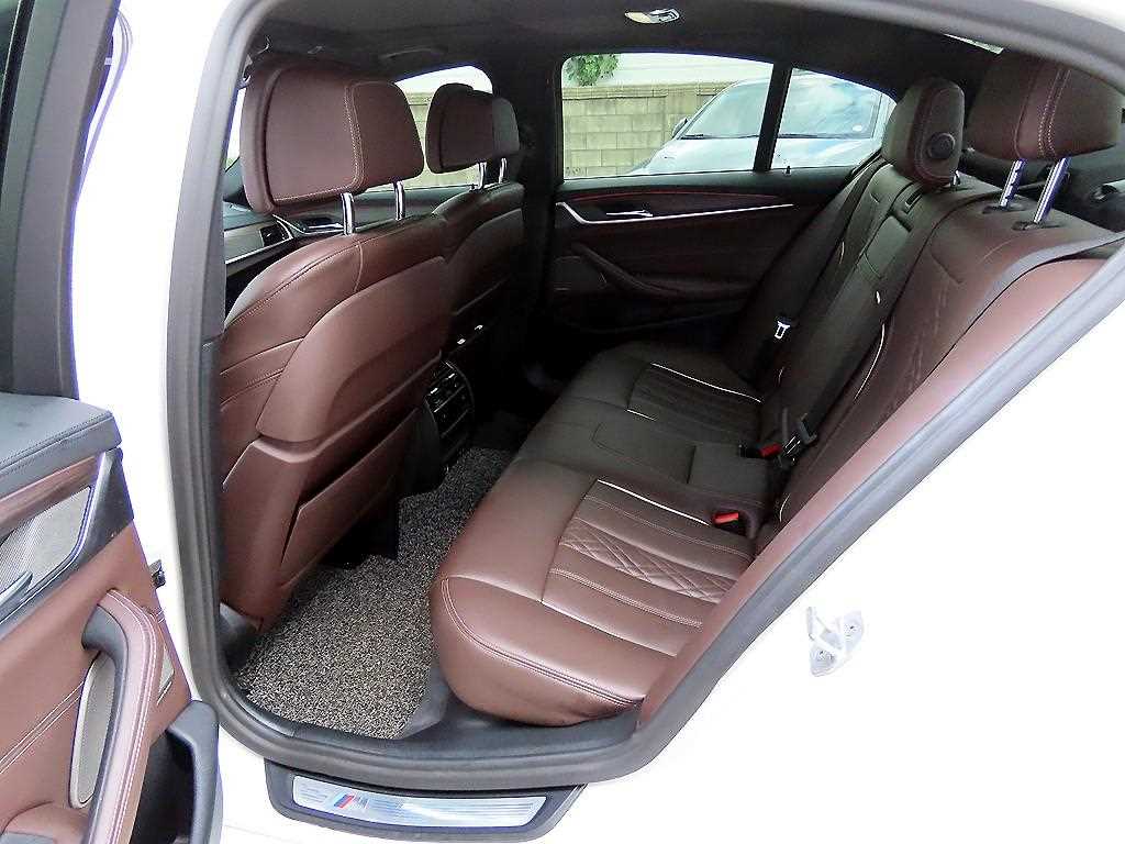 BMW 5-Series — photo 06